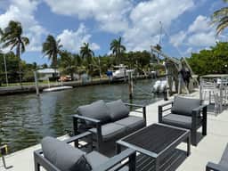 Upscale 3BR/3BA Waterfront Apt /Sleep 7