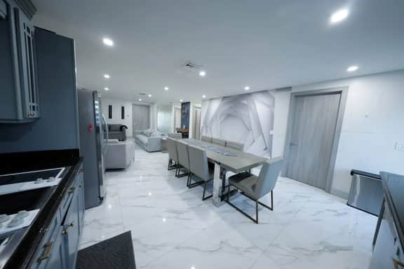 Upscale 3BR/3BA Waterfront Apt /Sleep 7
